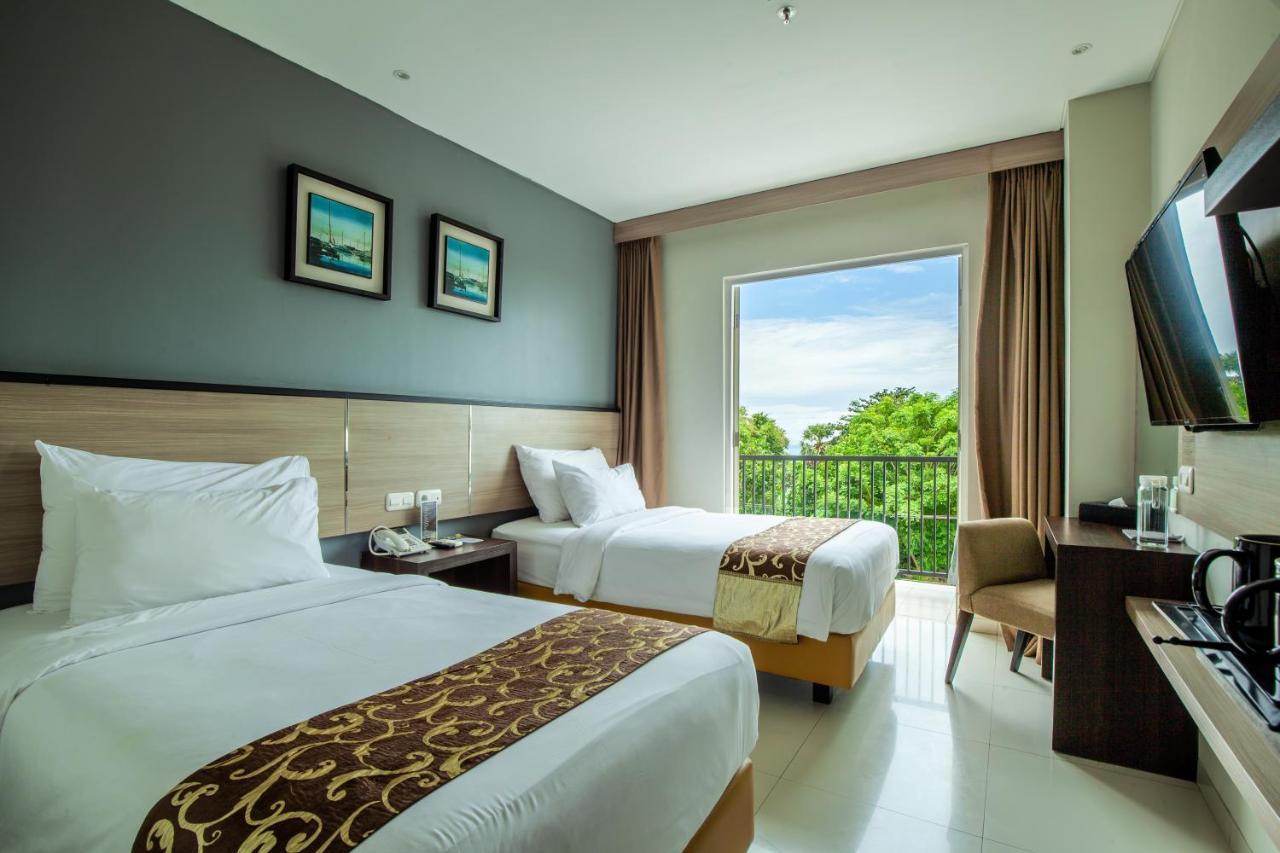 Montana Premier Senggigi Hotel Exterior photo